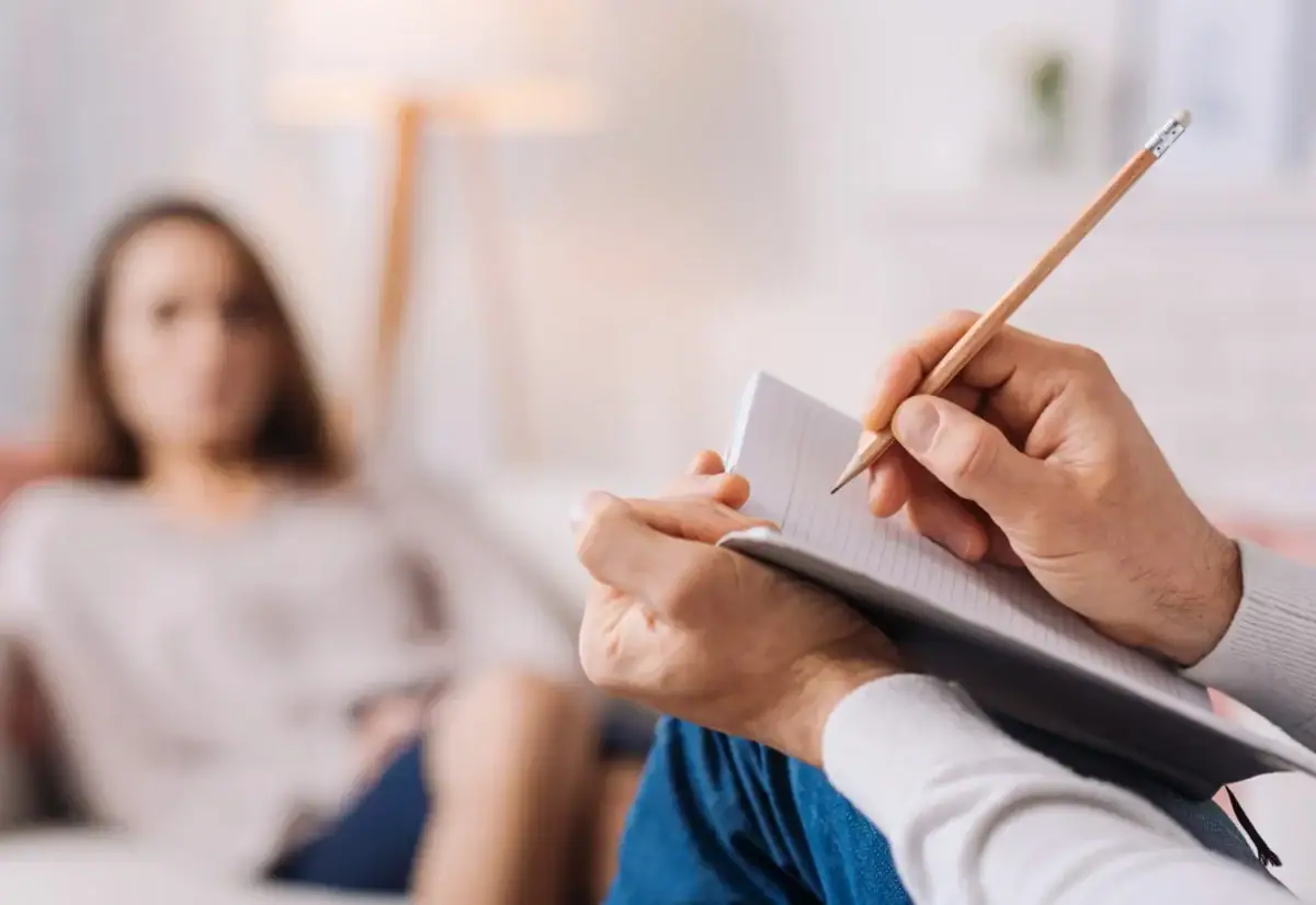 Terapia transformacional rápida cómo funciona Mujer haciendo Terapia transformacional rápida
